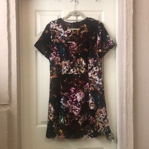 Super Cute Floral Who What Wear Dress 💐